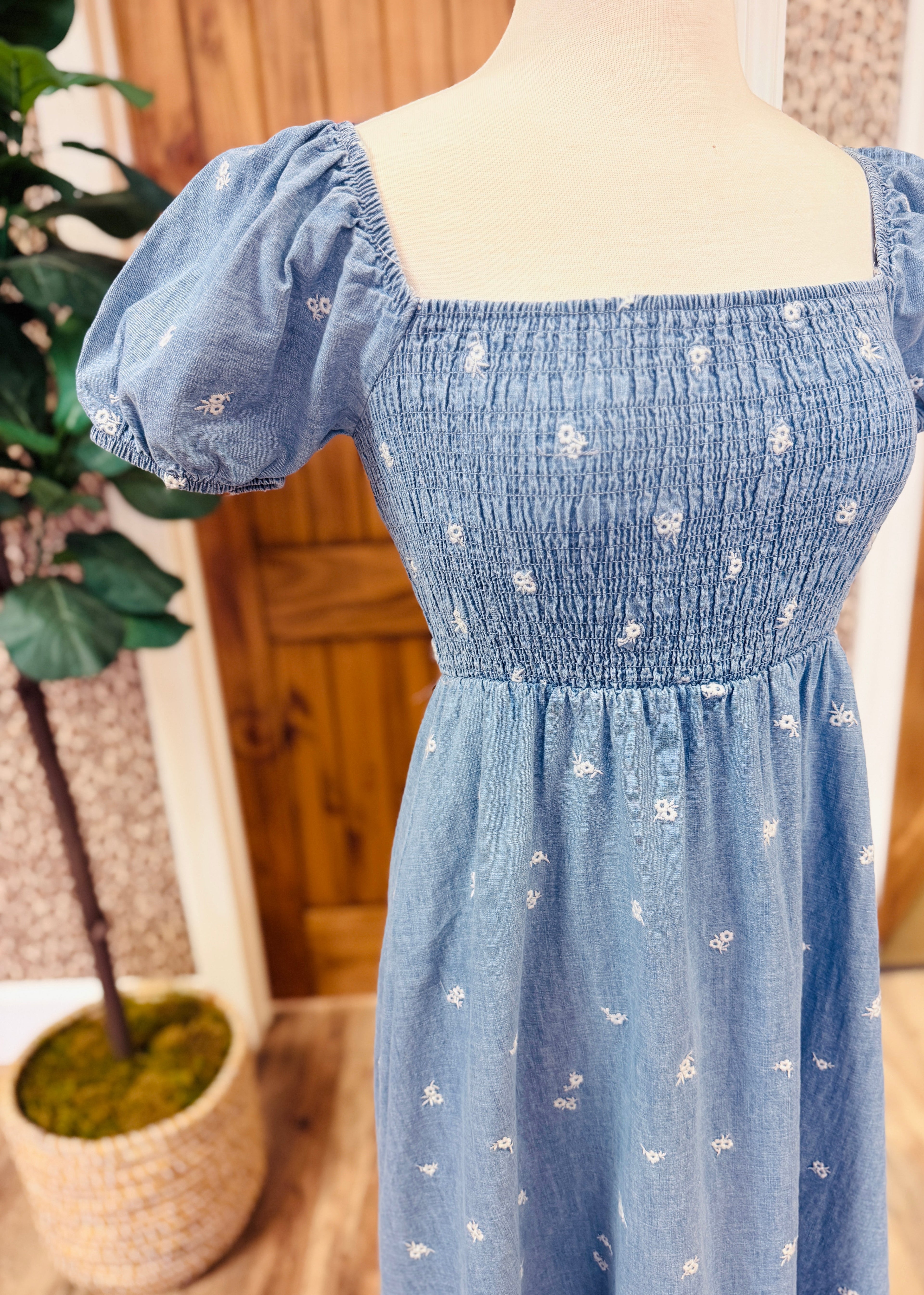 Women’s Denim Floral and Bow Embroidered Puff Sleeve Smocked Dress