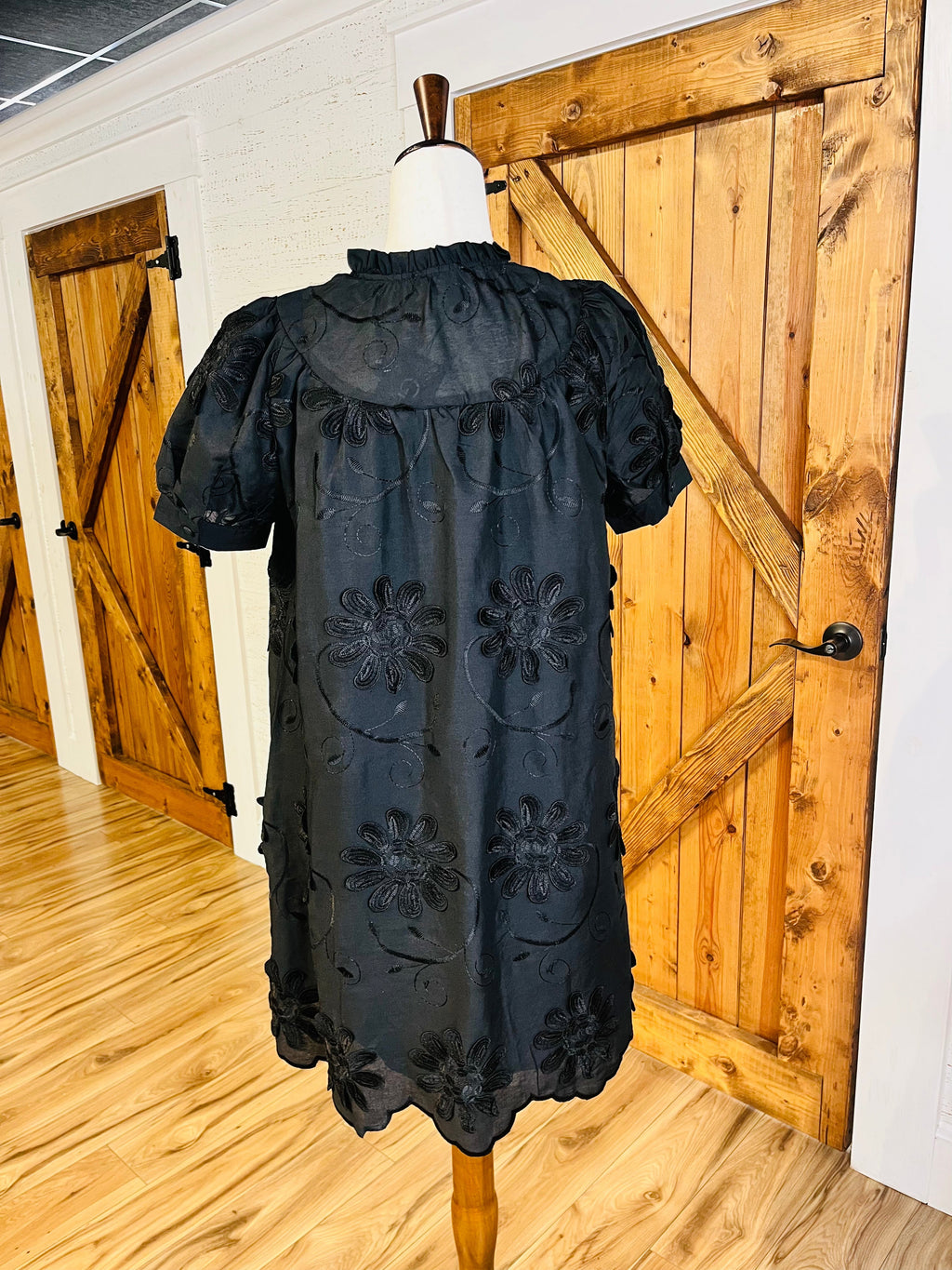 Women’s GiGiO Black 3D Floral Dress