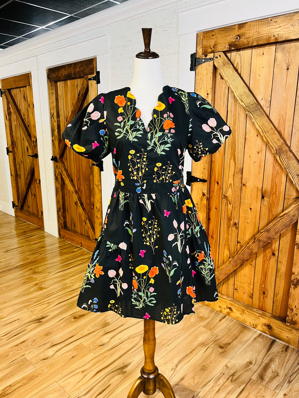 Women’s GiGiO Black Floral Tie Waist Dress