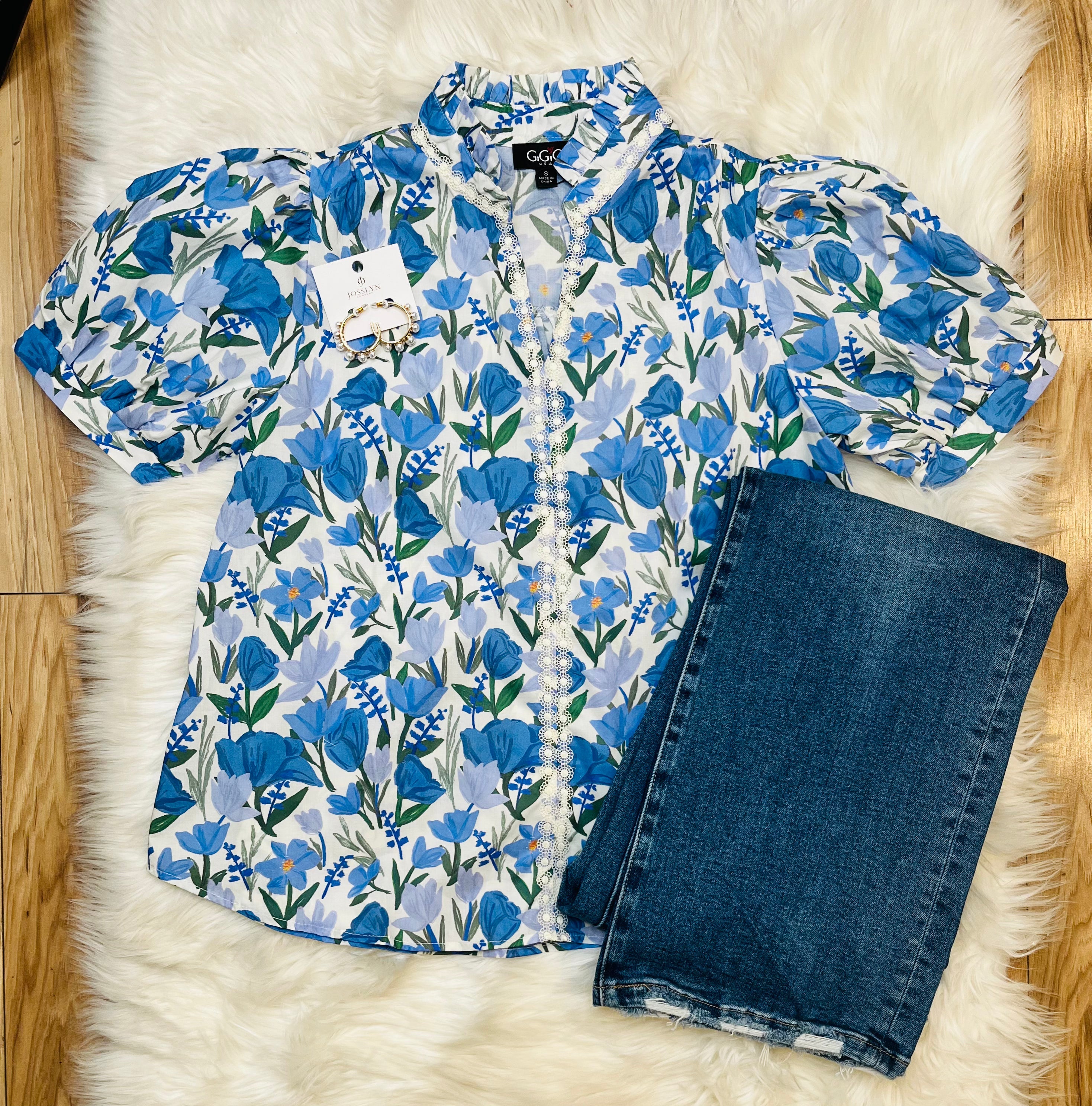 Women’s GiGiO Blue Floral Top