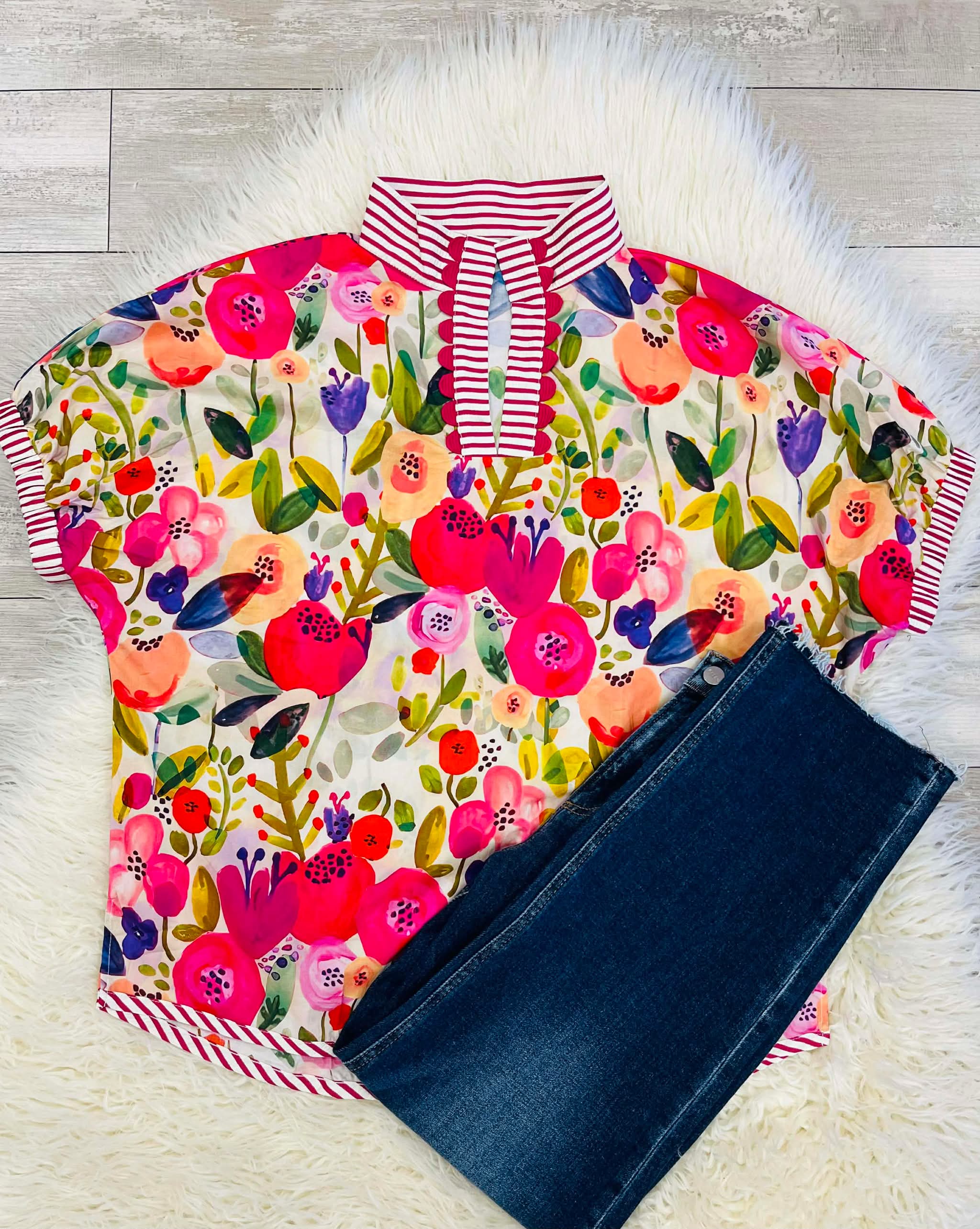 Women’s GiGiO Floral Mock Neck Top in Fuchsia