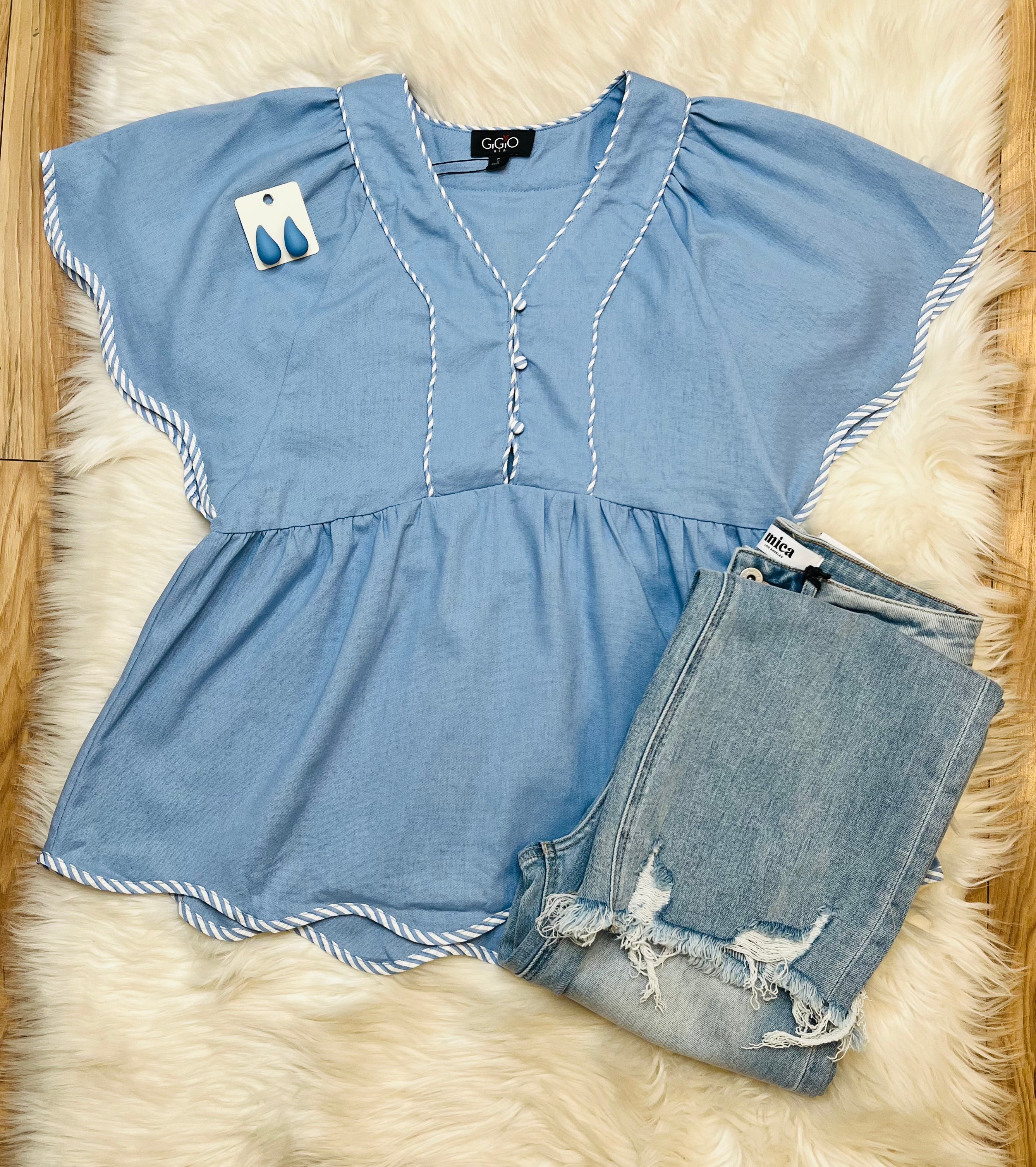 Women’s GiGiO Light Blue Scalloped Top