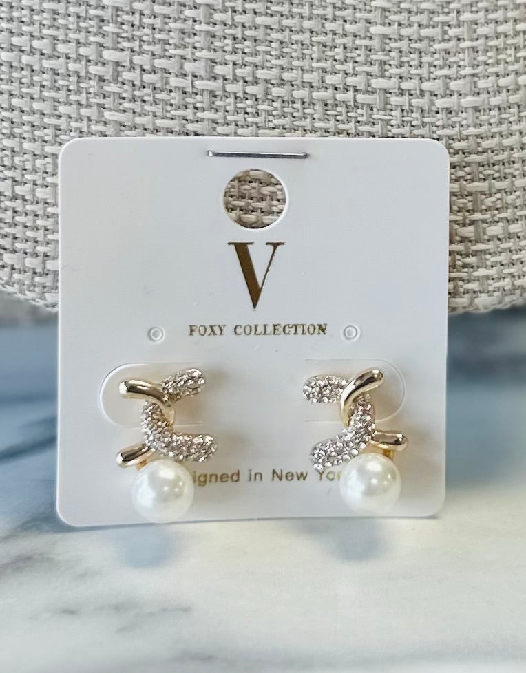 Women’s Gold Twisted Pearl Earrings