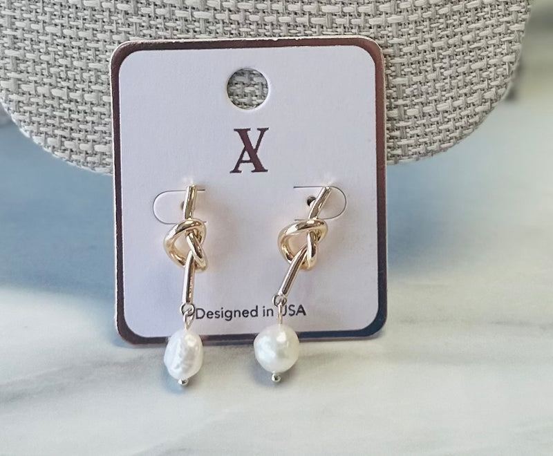 Women’s Gold and Pearl Earrings