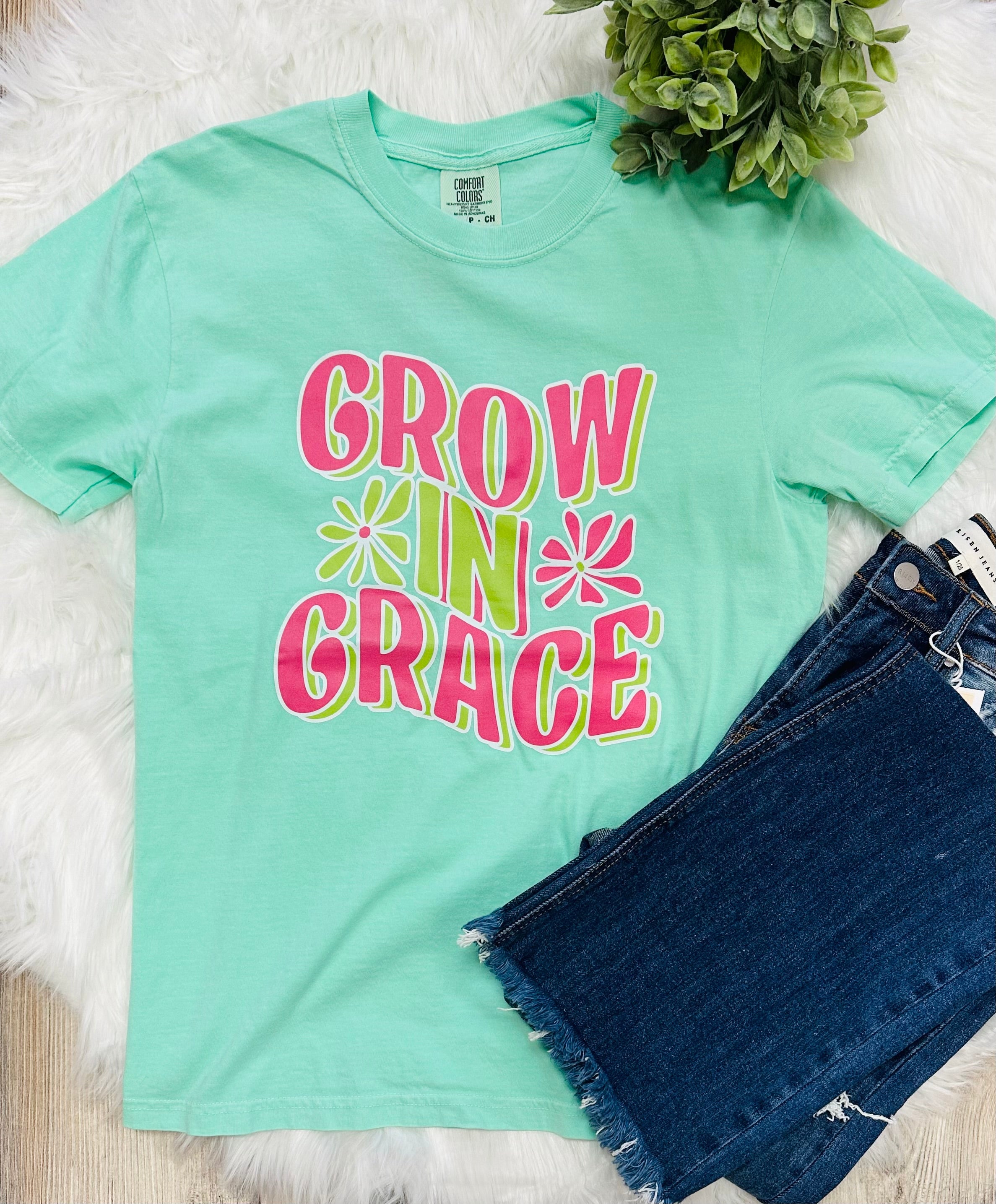 Women’s Grow In Grace Graphic Tee