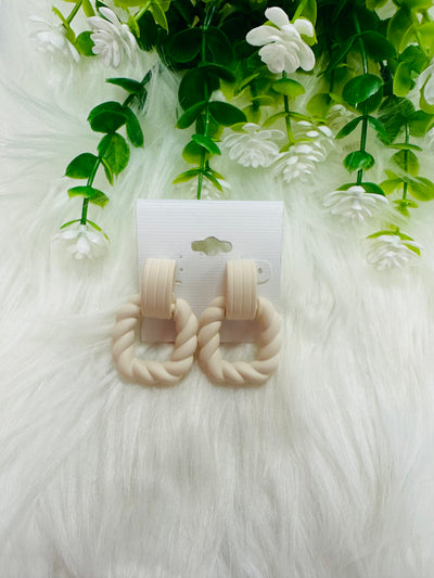 Women’s Knotted Hoops