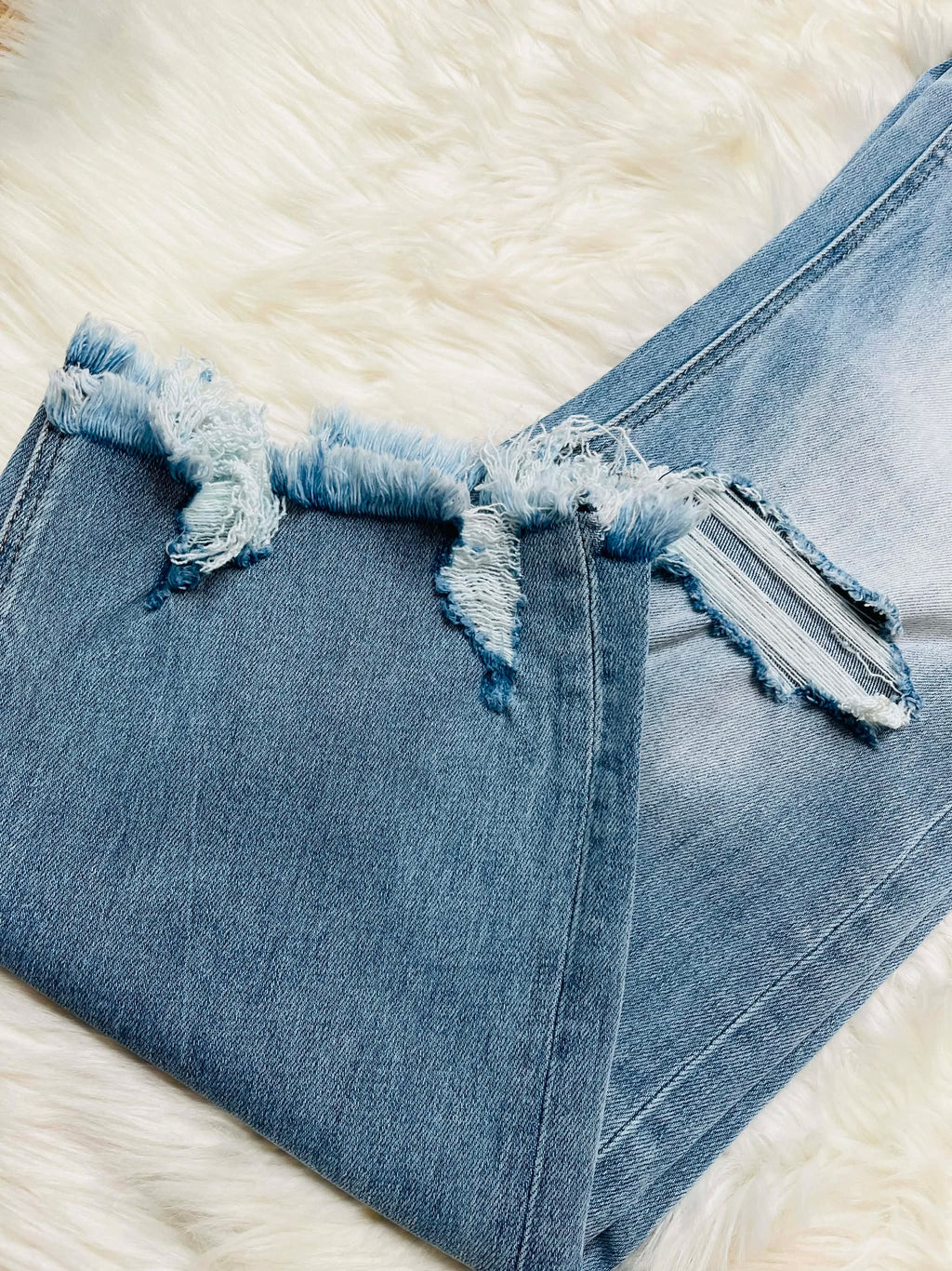 Women’s MICA Super High Rise Distressed Jeans Style #522M