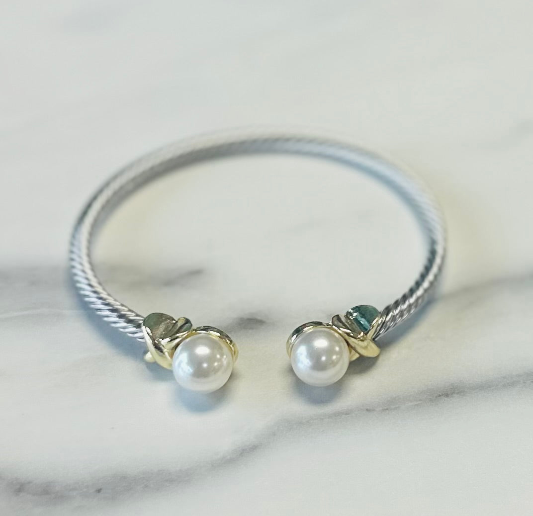 Women’s Mixed Metal Bracelet with Pearls