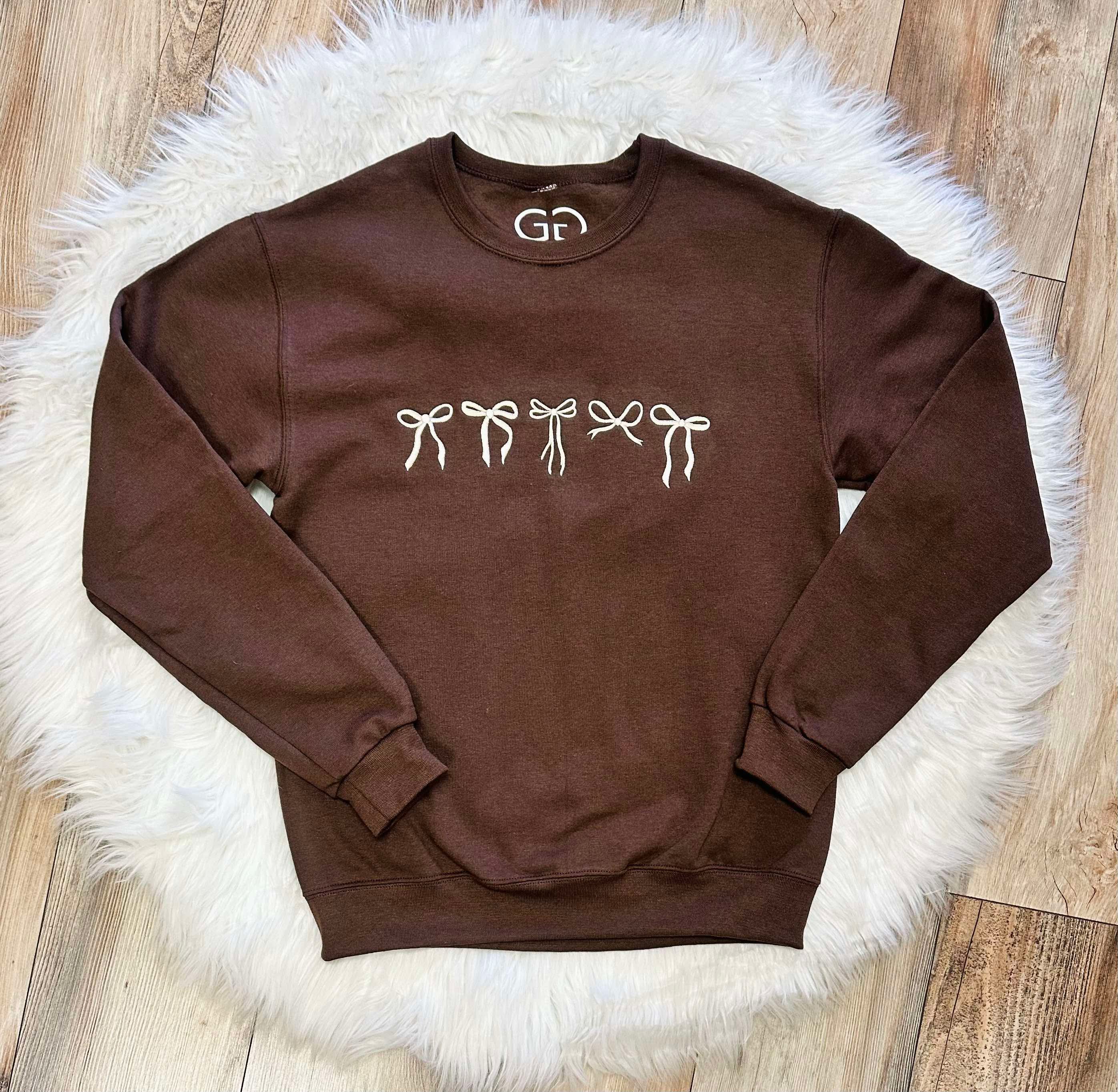 Women’s Mocha Bow Embroidered Crewneck Graphic Sweatshirt
