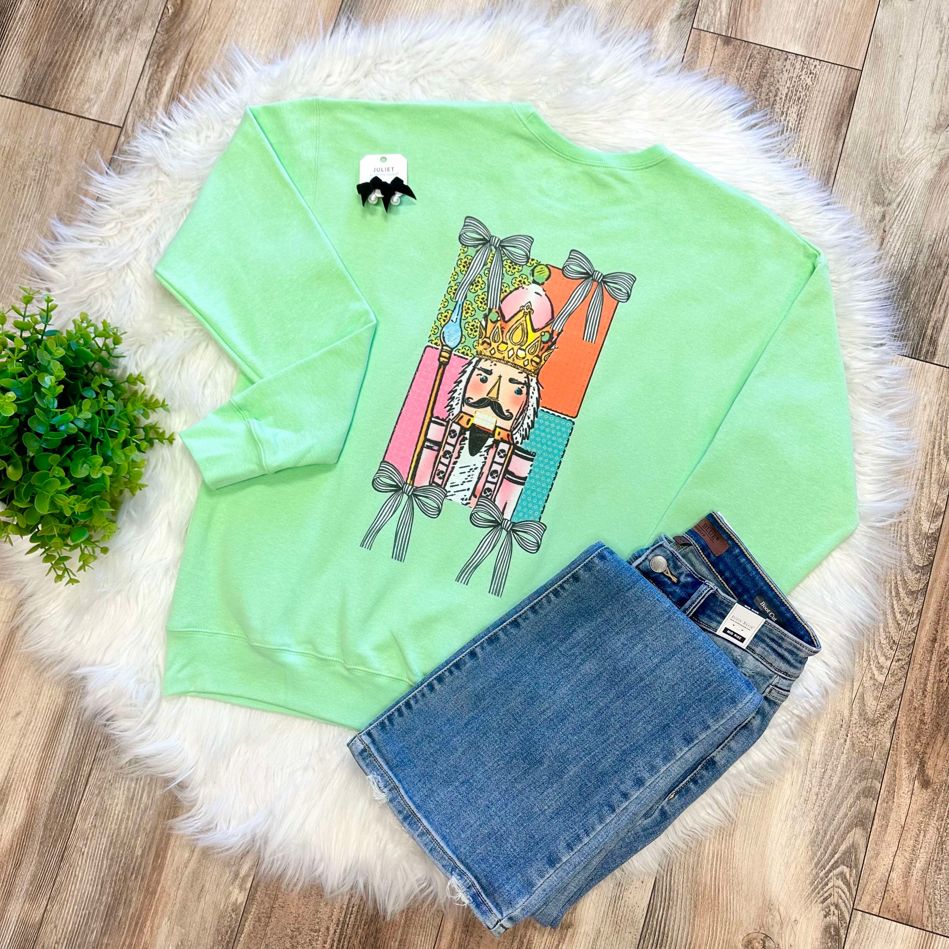 Women’s Nutcracker Christmas Crewneck Crewneck Sweatshirt Graphic