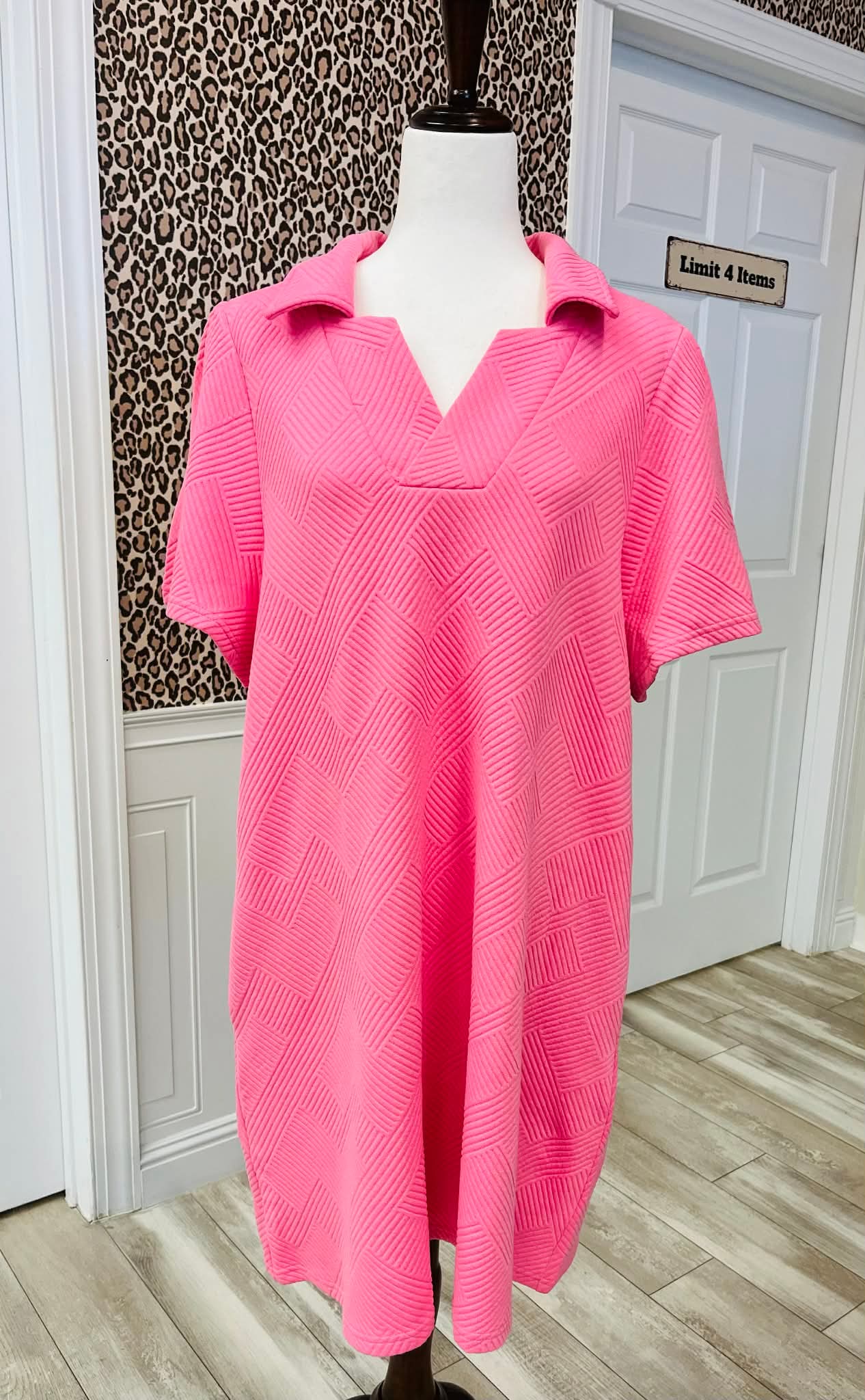 Women’s Pink Curvy Collared Texture Dress