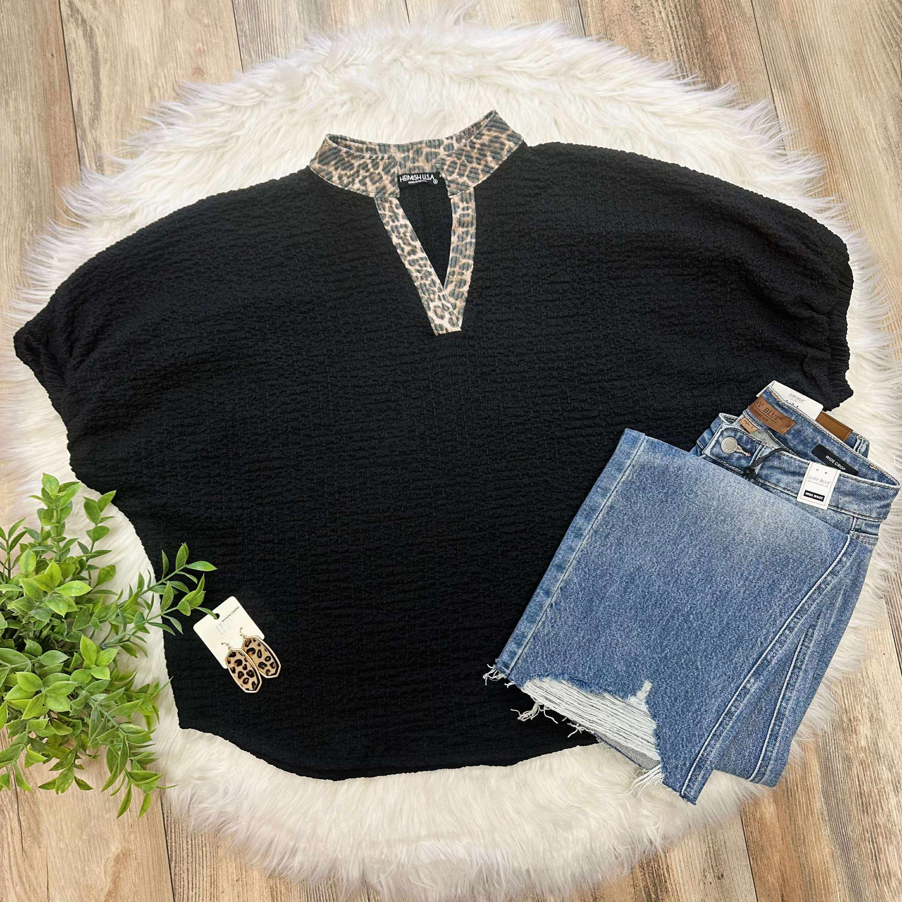 Women’s Puff Sleeve Cheetah Trim V-Neck Top