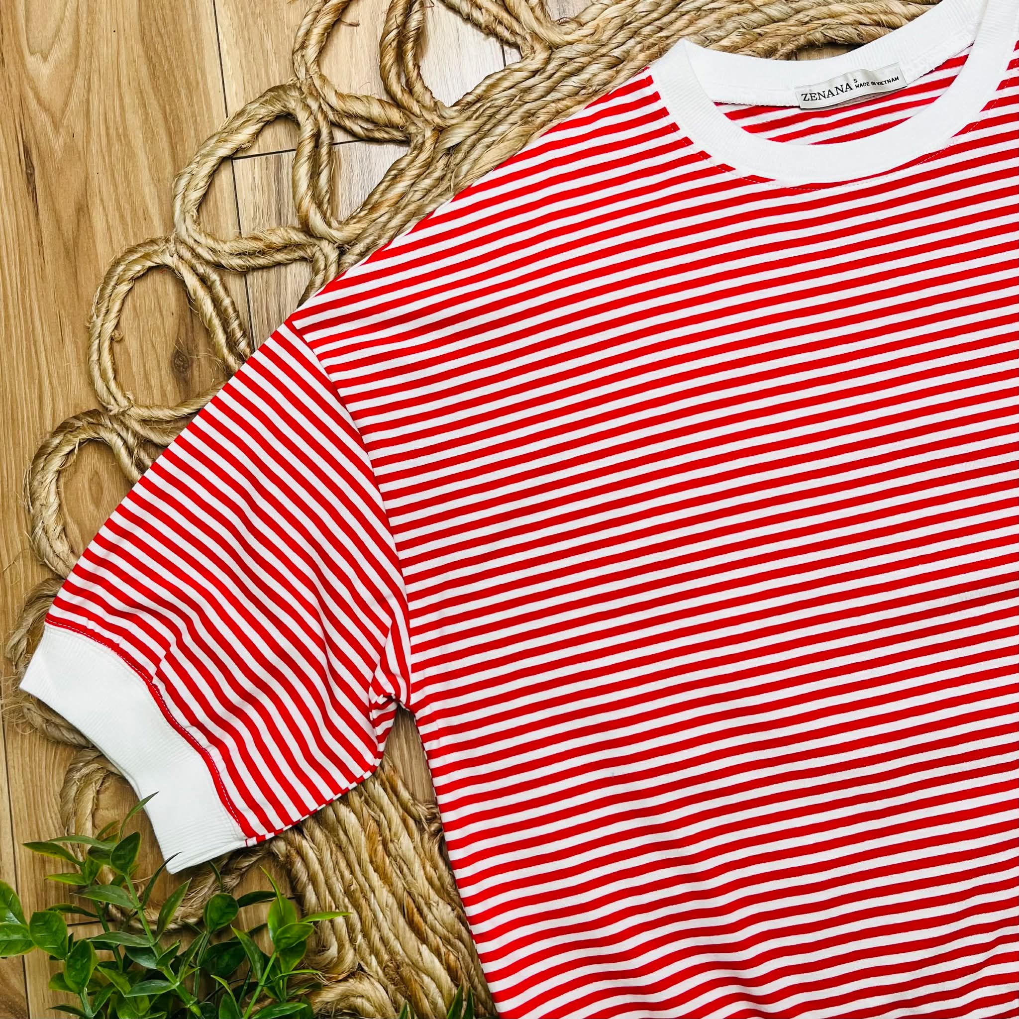 Women’s Red Stripe Puff Sleeve Top