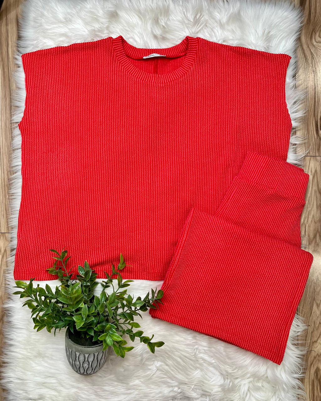 Women’s Ruby Red Ribbed Sleeveless Pant Set