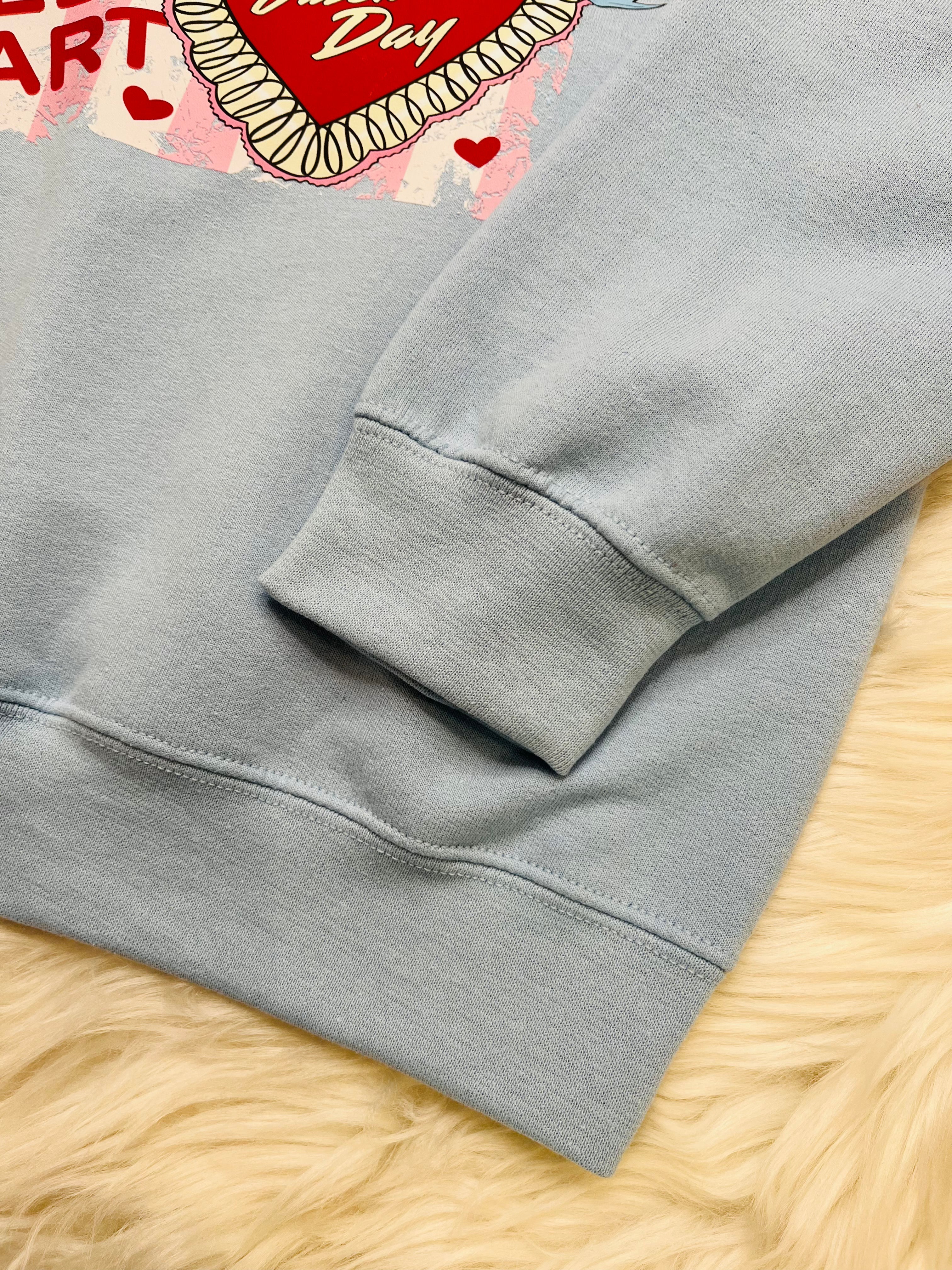 Women’s Sweet Heart Graphic Sweatshirt