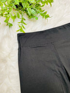 Women’s Ultra Soft Pull on Capri Leggings in Black