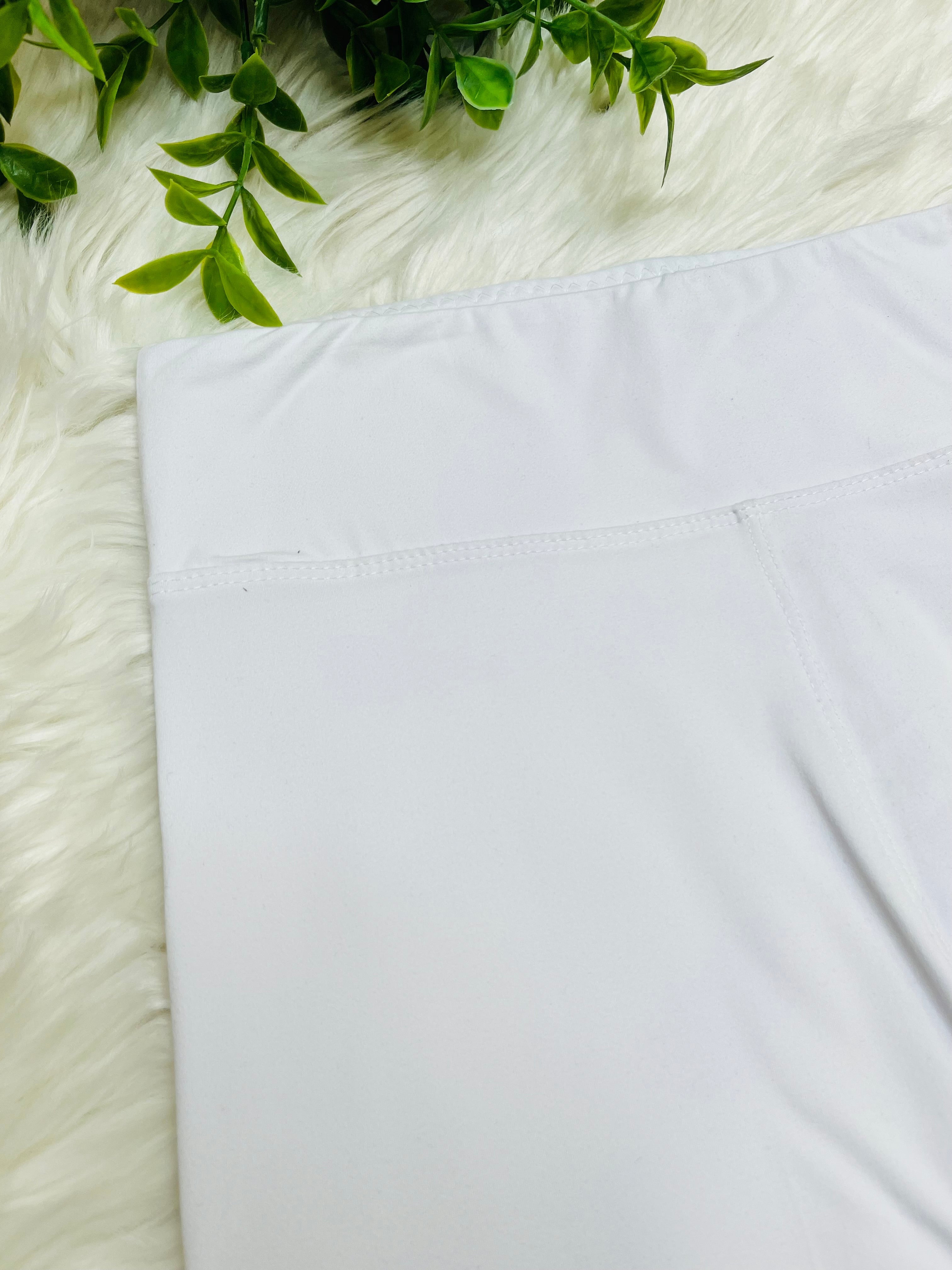 Women’s Ultra Soft Pull on Capri Leggings in White