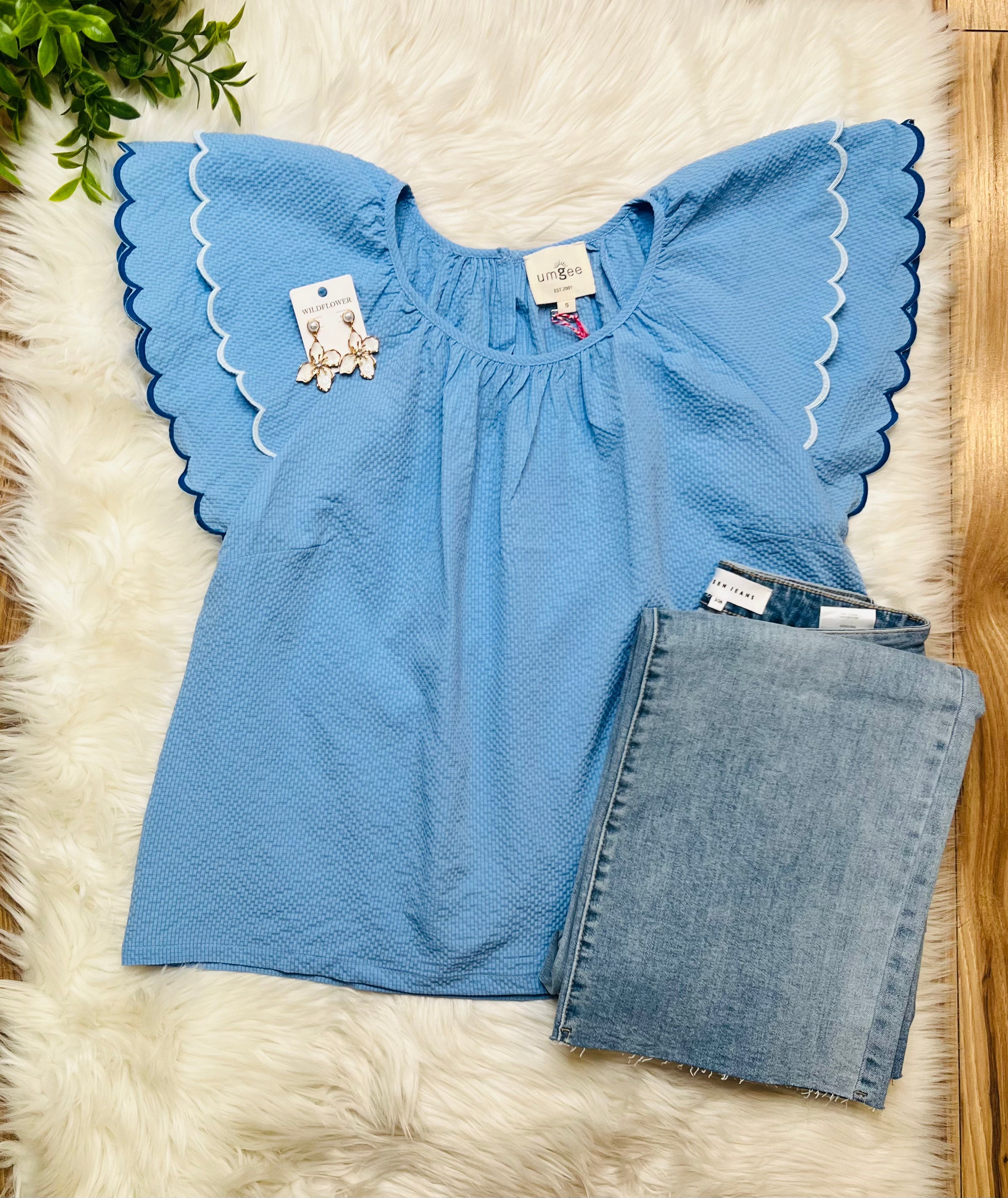 Women’s Umgee Light Blue Flutter Sleeve Top