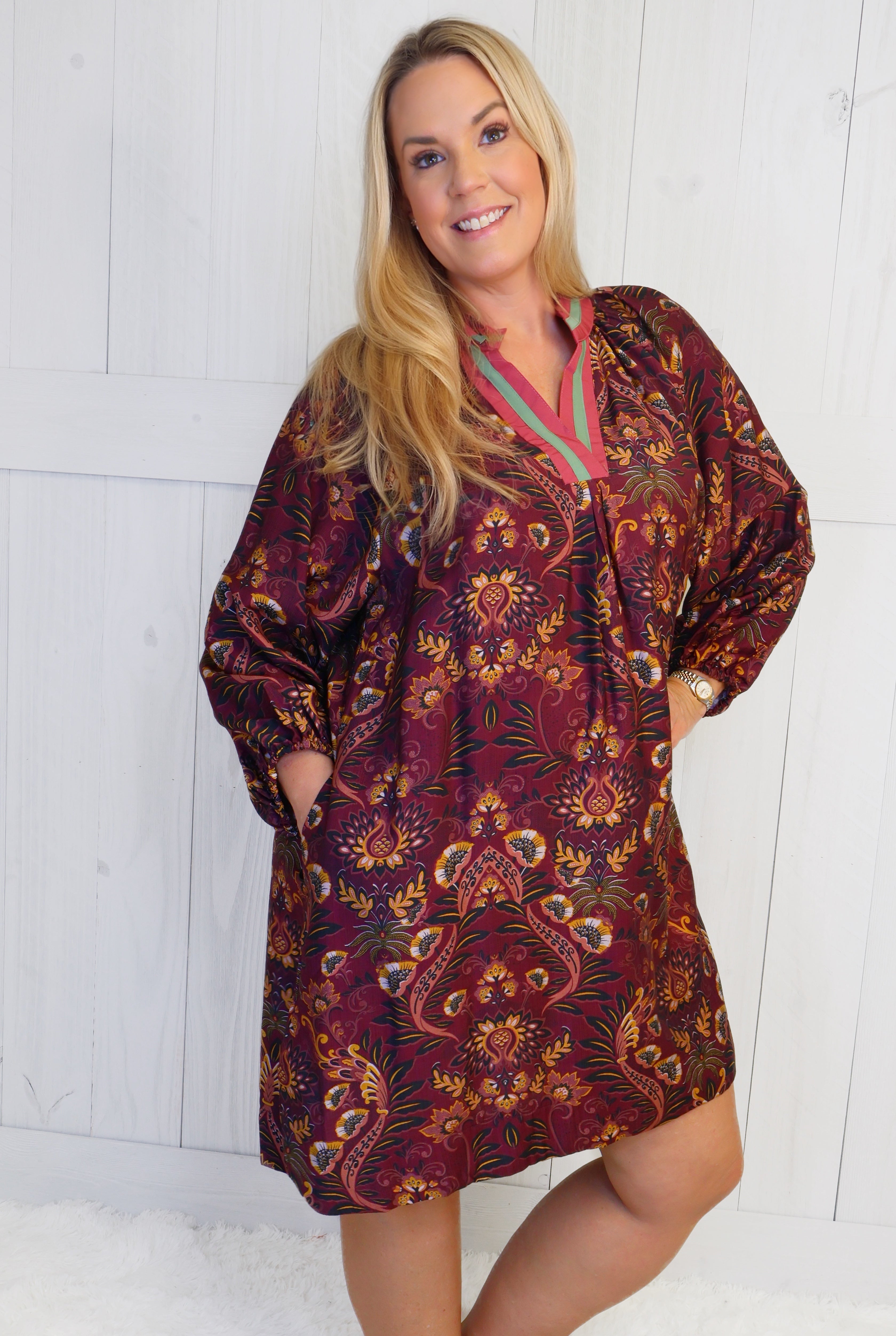 Women’s Umgee Split Neck Wine Floral Dress FW