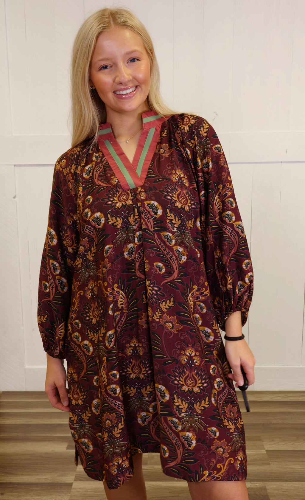 Women’s Umgee Split Neck Wine Floral Dress FW