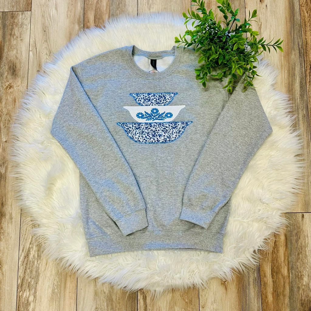 Women’s Vintage Pyrex Embroidered Bowl Graphic Sweatshirt