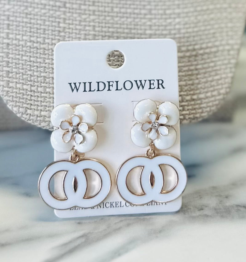 Women’s White Flower with Gold Accents Earrings
