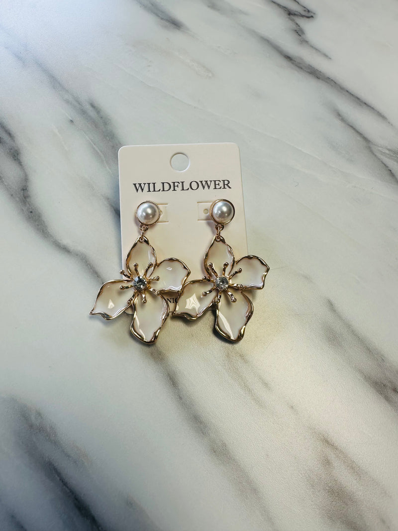 Women’s White and Gold Flower Dangled Earrings
