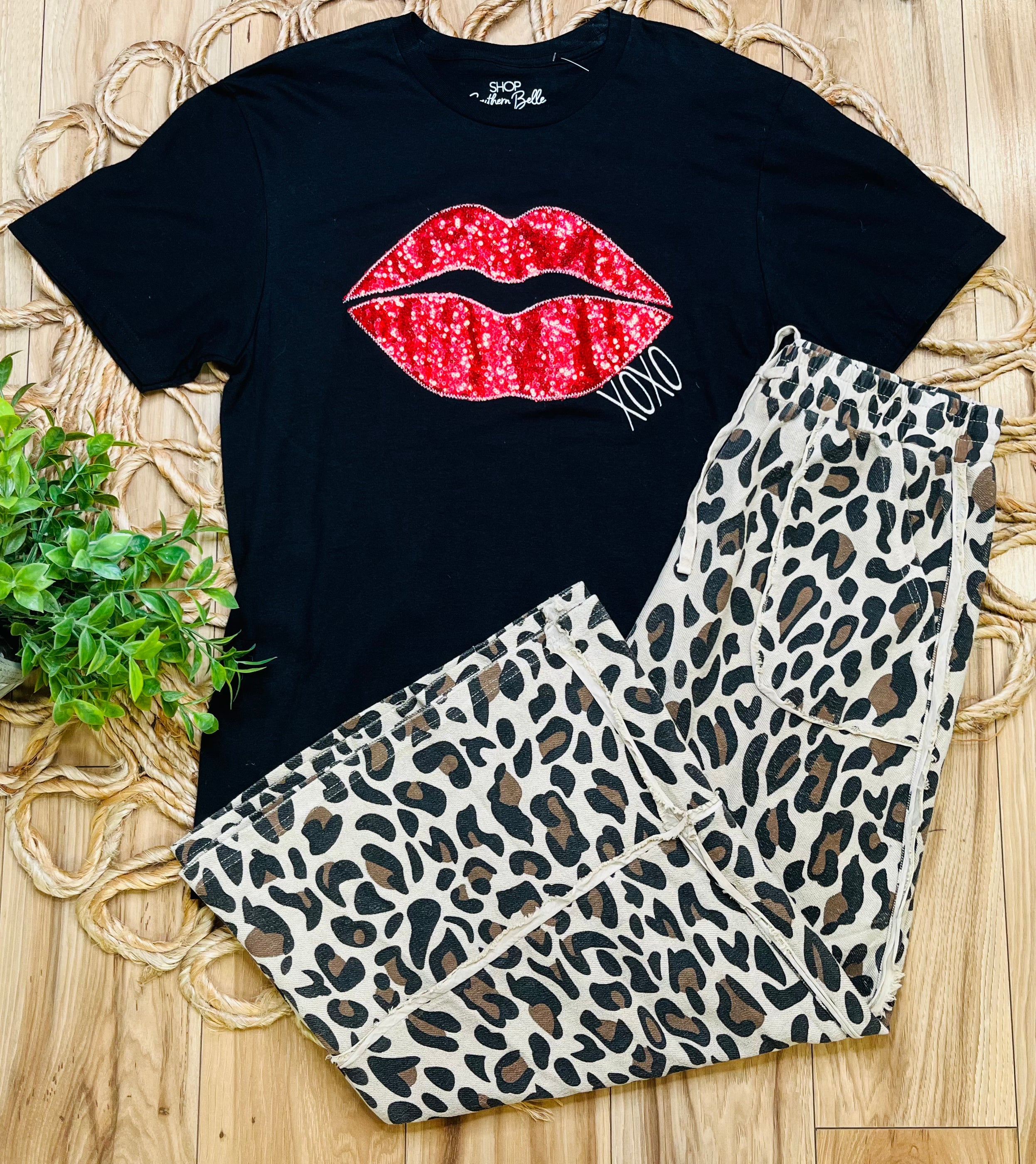 Women’s XOXO Graphic Tee