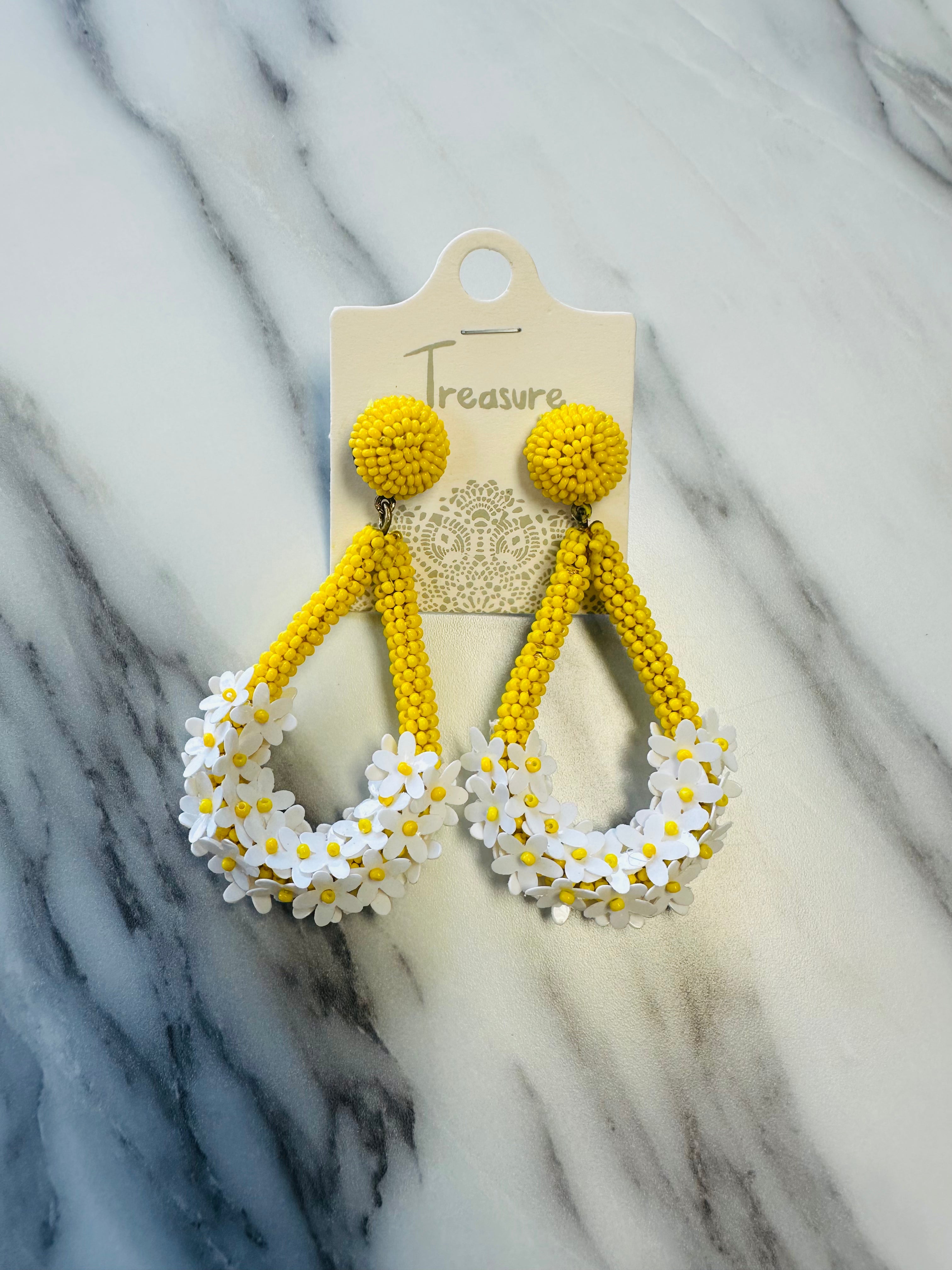 Women’s Yellow and White Flower Dangled Earrings