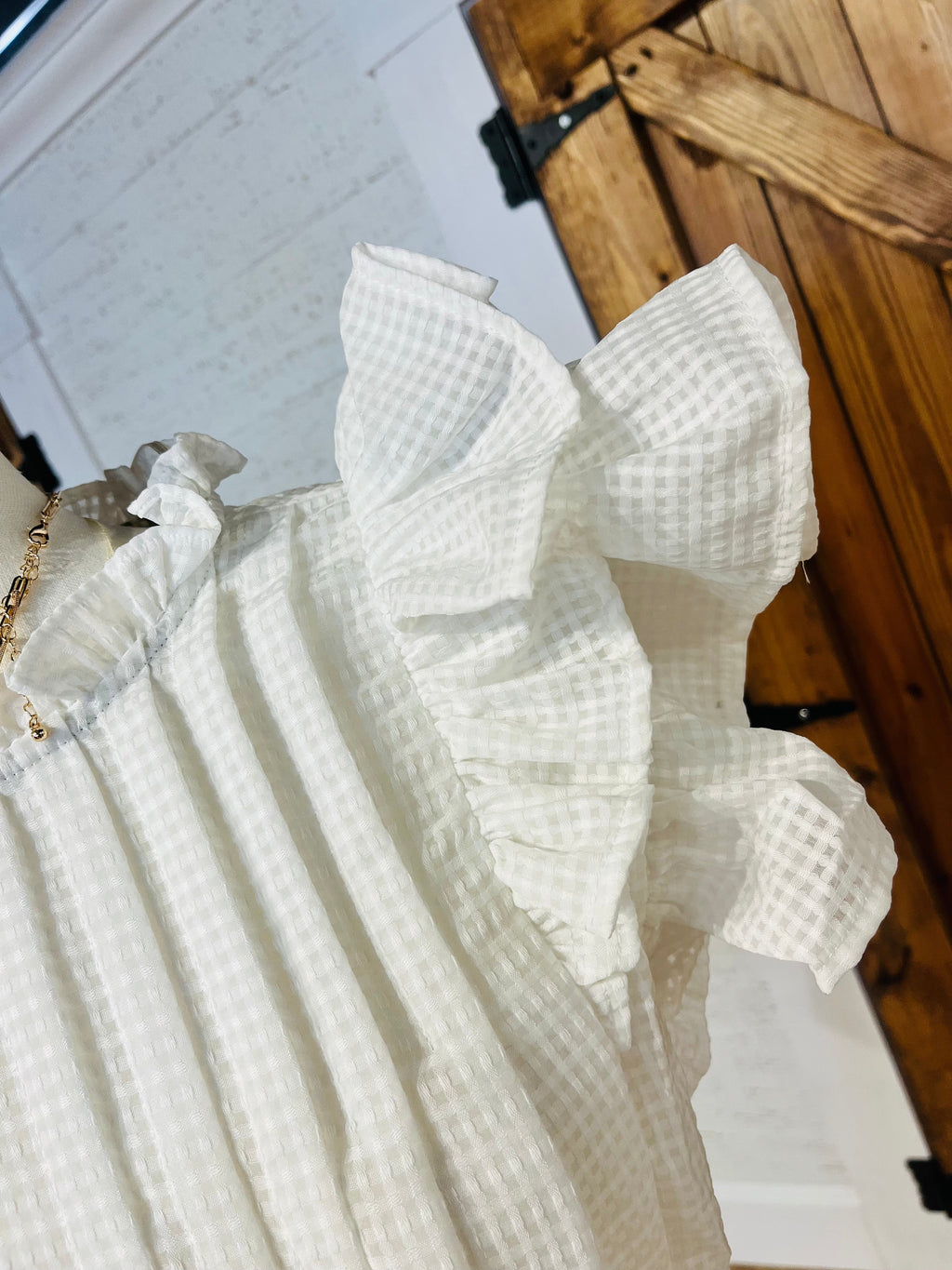 Women’s white textured ruffle dress