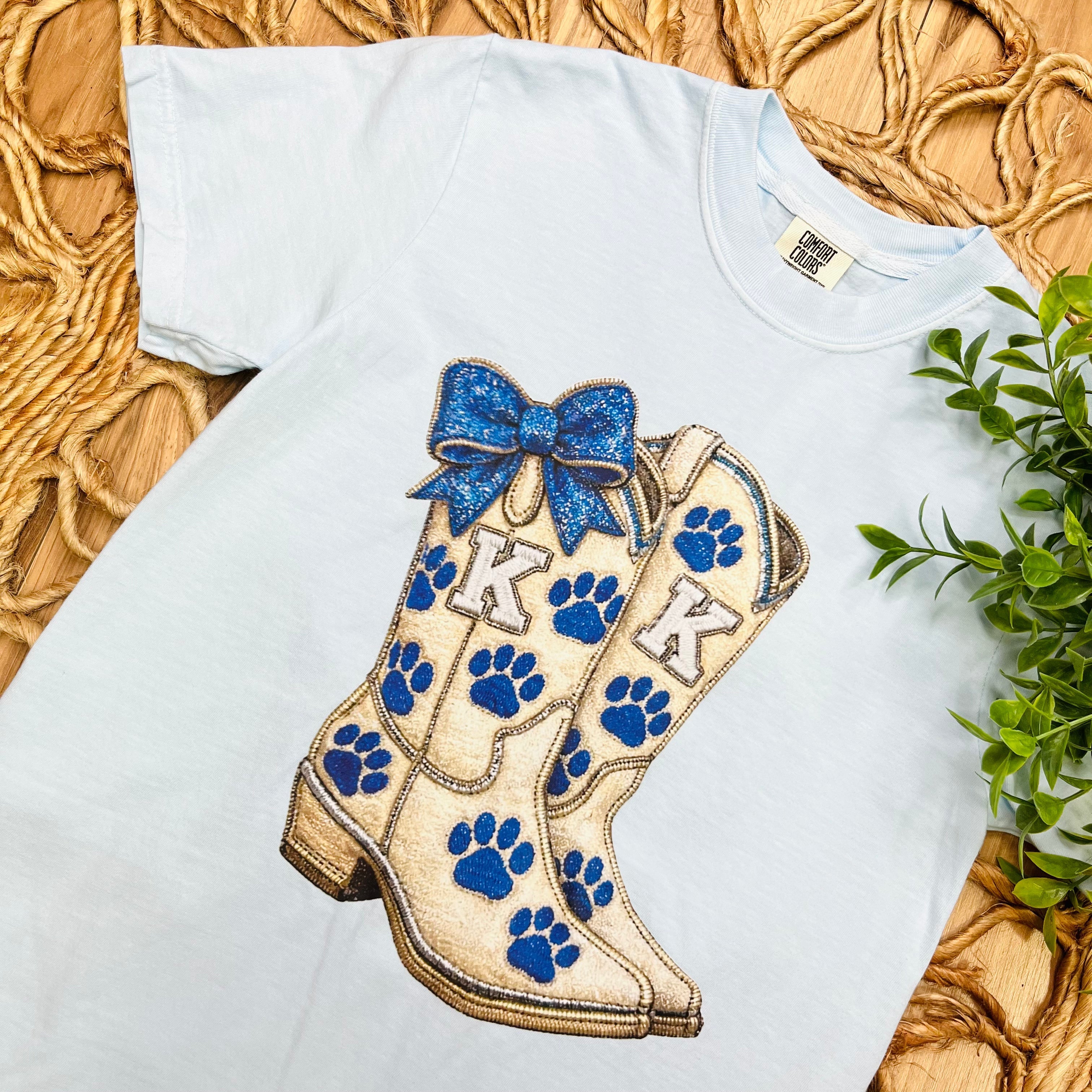 Womens Kentucky Wildcats Graphic Tee with Boot Design