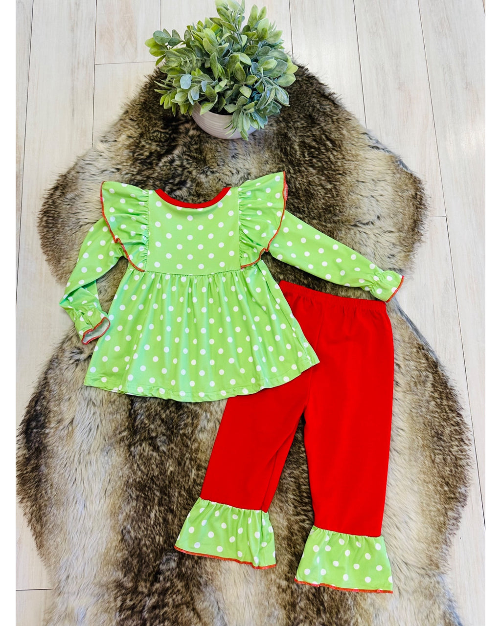 Grinch Character Christmas Outfit with White Polka Dots - Girls Pants Outfit - by Mini Mee - True to Size