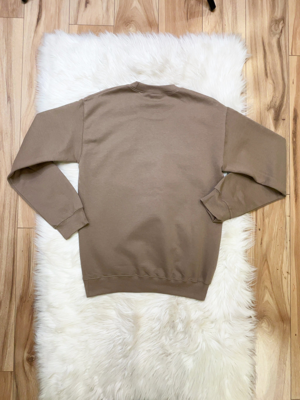Santa delivering gifts - Women’s Sweatshirt Top - by Gildan - True to Size