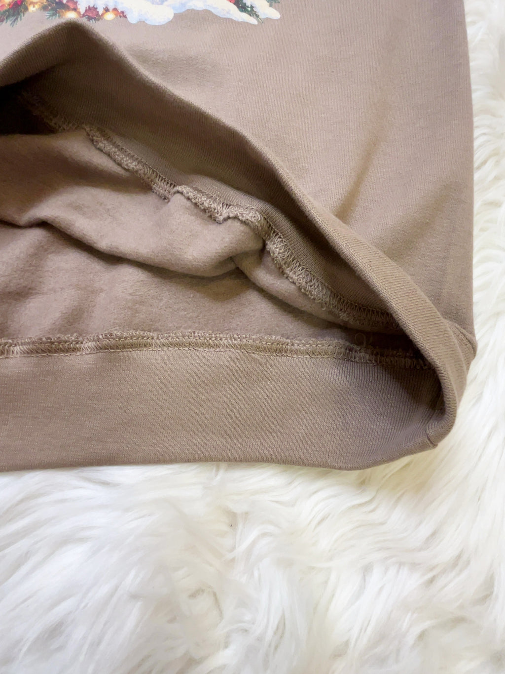 Santa delivering gifts - Women’s Sweatshirt Top - by Gildan - True to Size