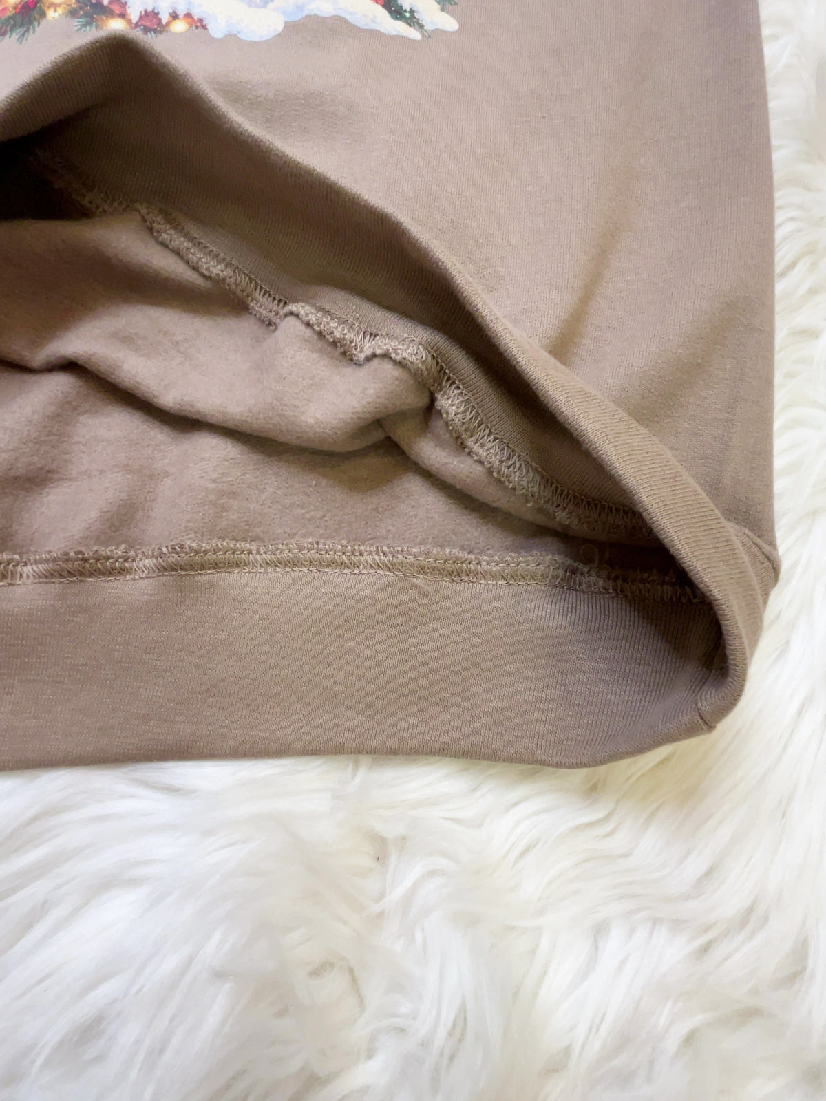 Santa delivering gifts - Women’s Sweatshirt Top - by Gildan - True to Size