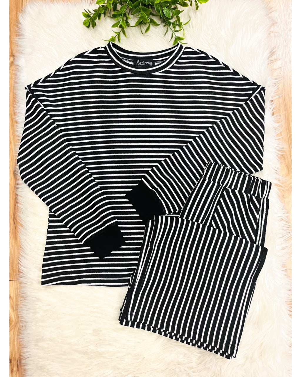 Black & White Striped Set - Women’s 2 Piece Pants Set - by Evermmee - True to Size