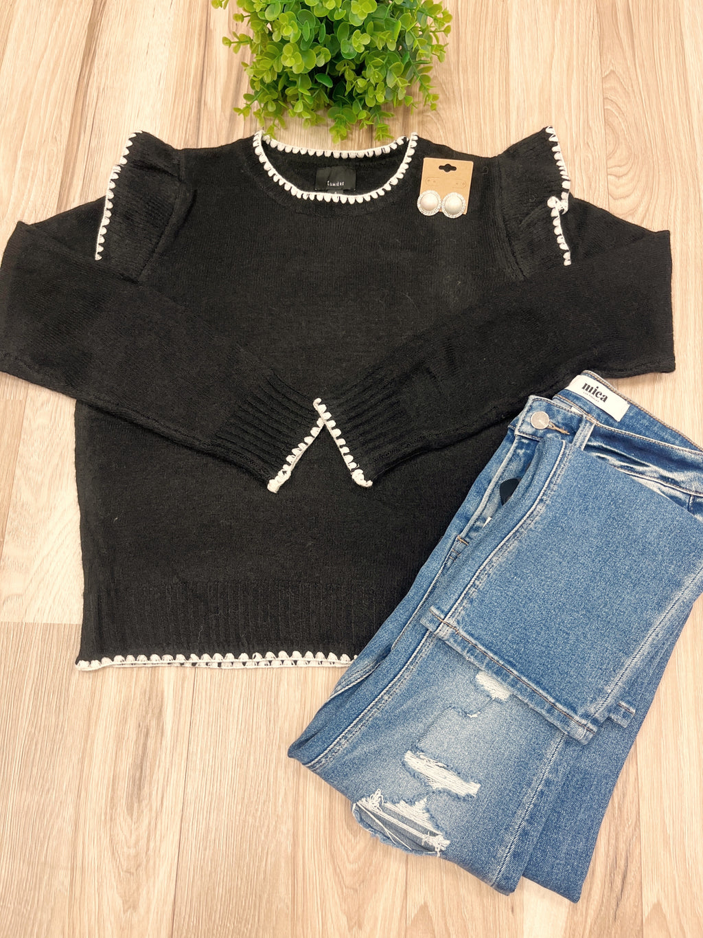 Black & White Scalloped Contrast on Trim - Women’s Sweater Top - by LUMIERE - True to Size