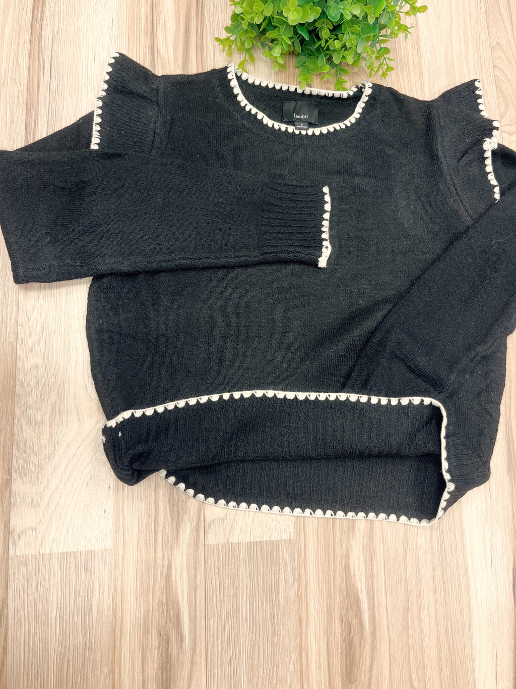 Black & White Scalloped Contrast on Trim - Women’s Sweater Top - by LUMIERE - True to Size