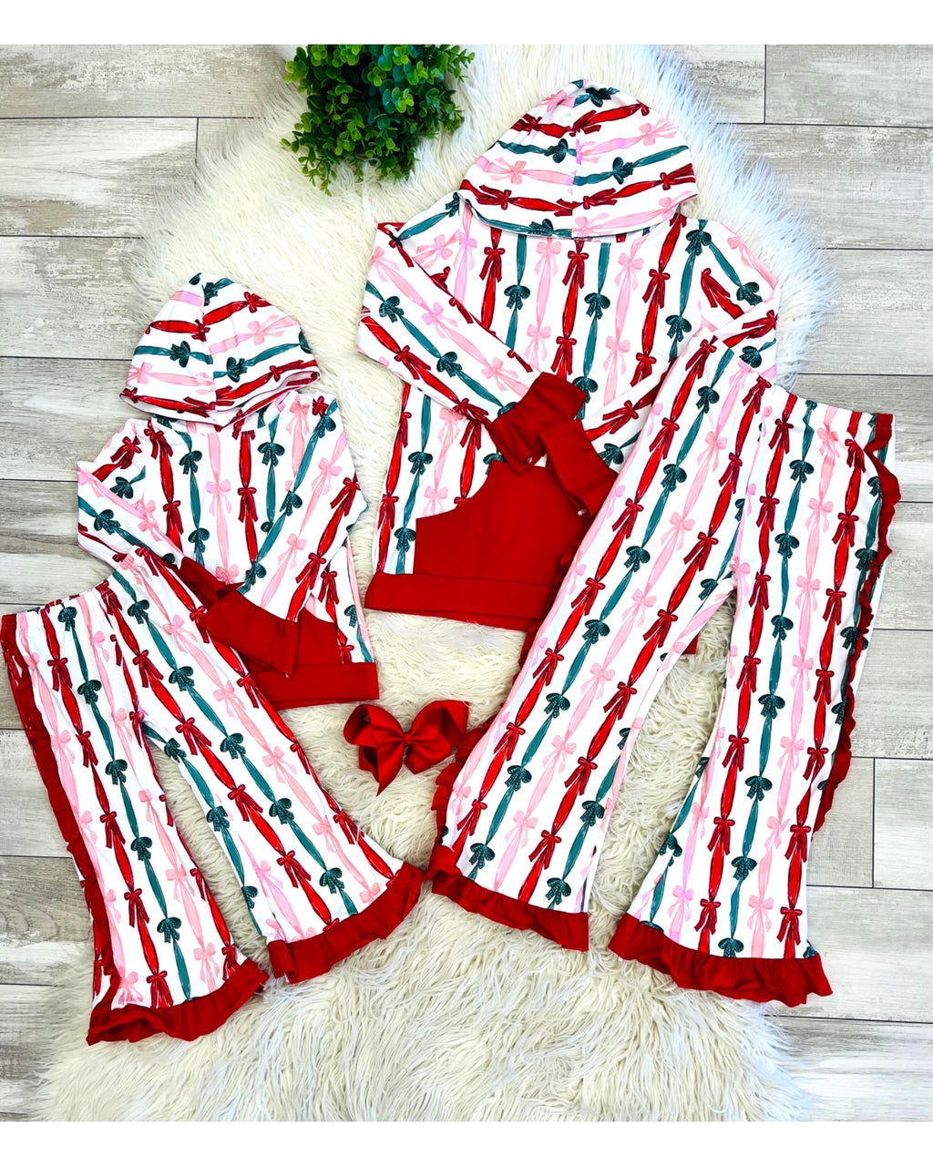 Christmas Santa Bows with Ruffle - Girls Pants Outfit - by Mini Mee - True to Size