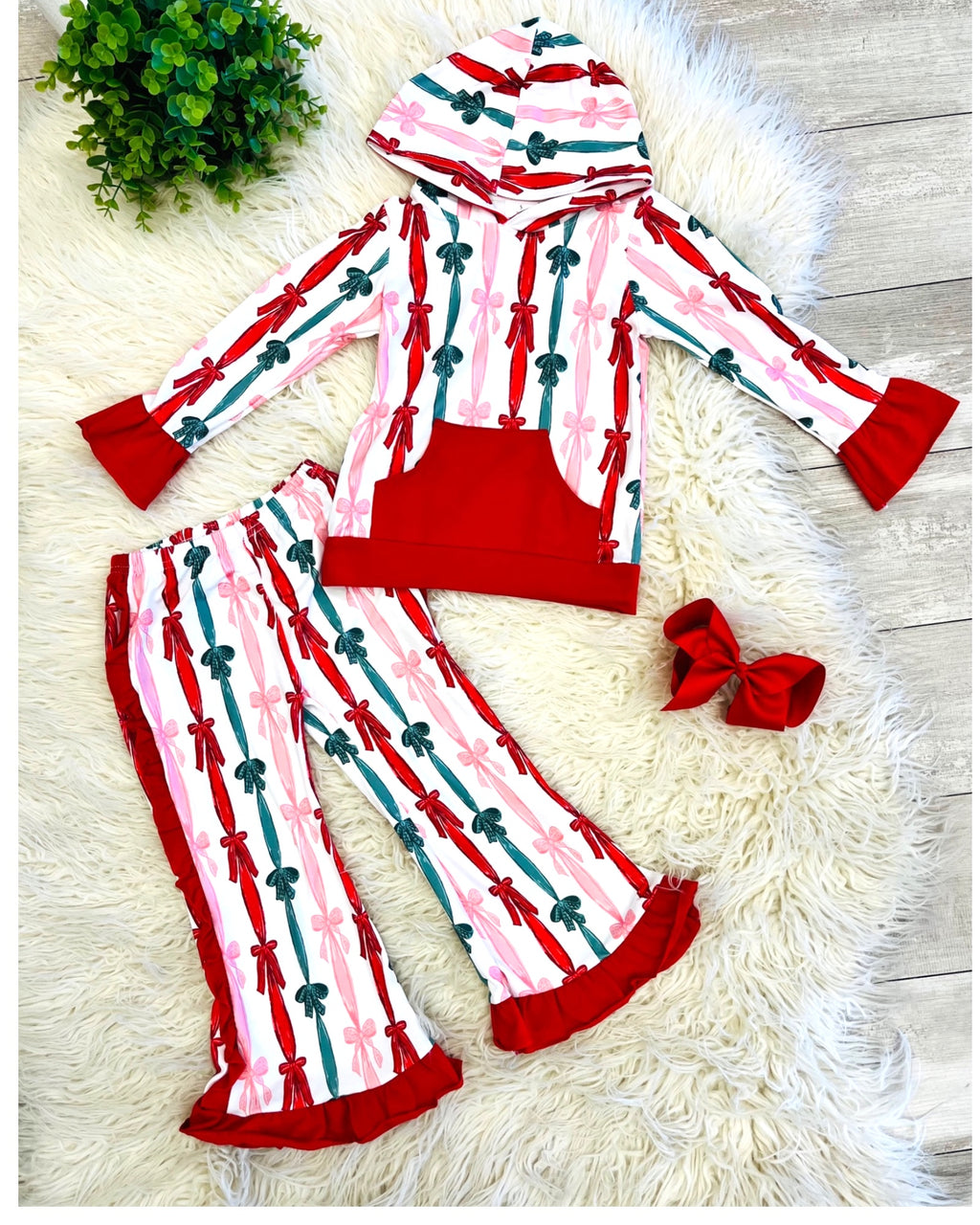 Christmas Santa Bows with Ruffle - Girls Pants Outfit - by Mini Mee - True to Size