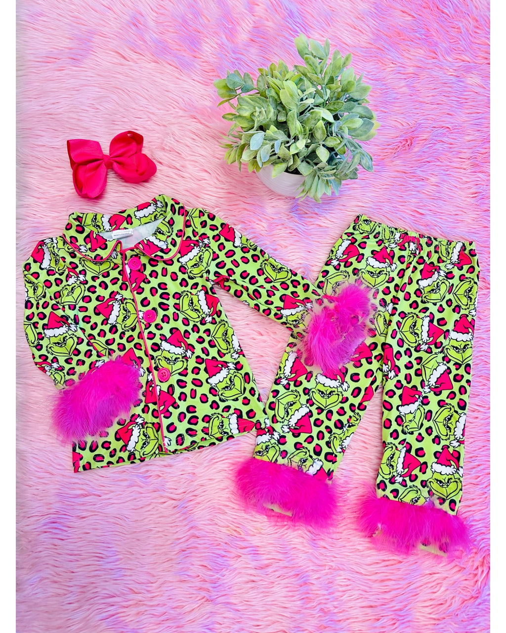 Grinch Pajama Outfit with Hot Pink Cheetah Print - Girls Pants Outfit - by Mini Mee - True to Size
