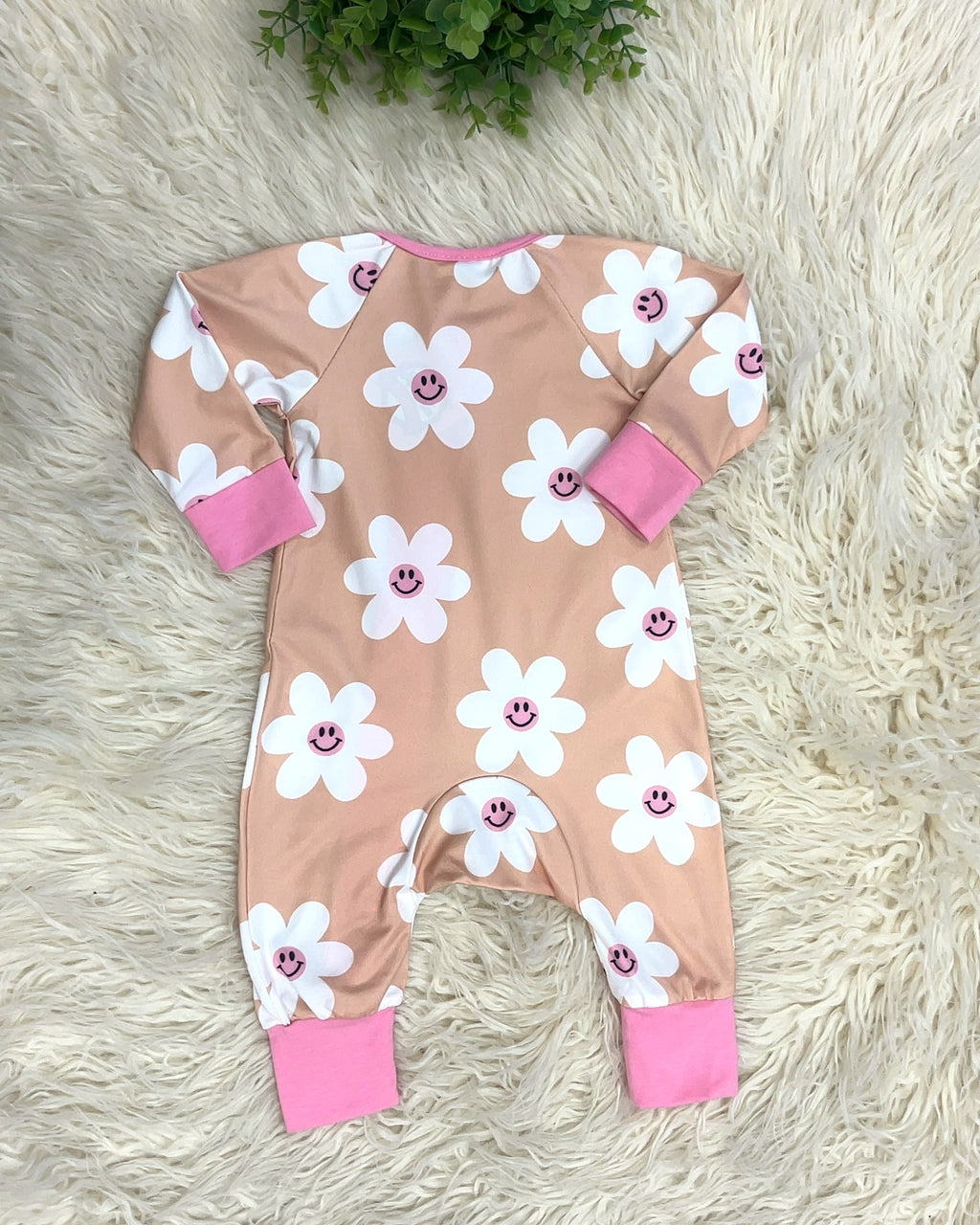 Smiley Daisy - Girls Sleeper - by Mini Mee - True to Size