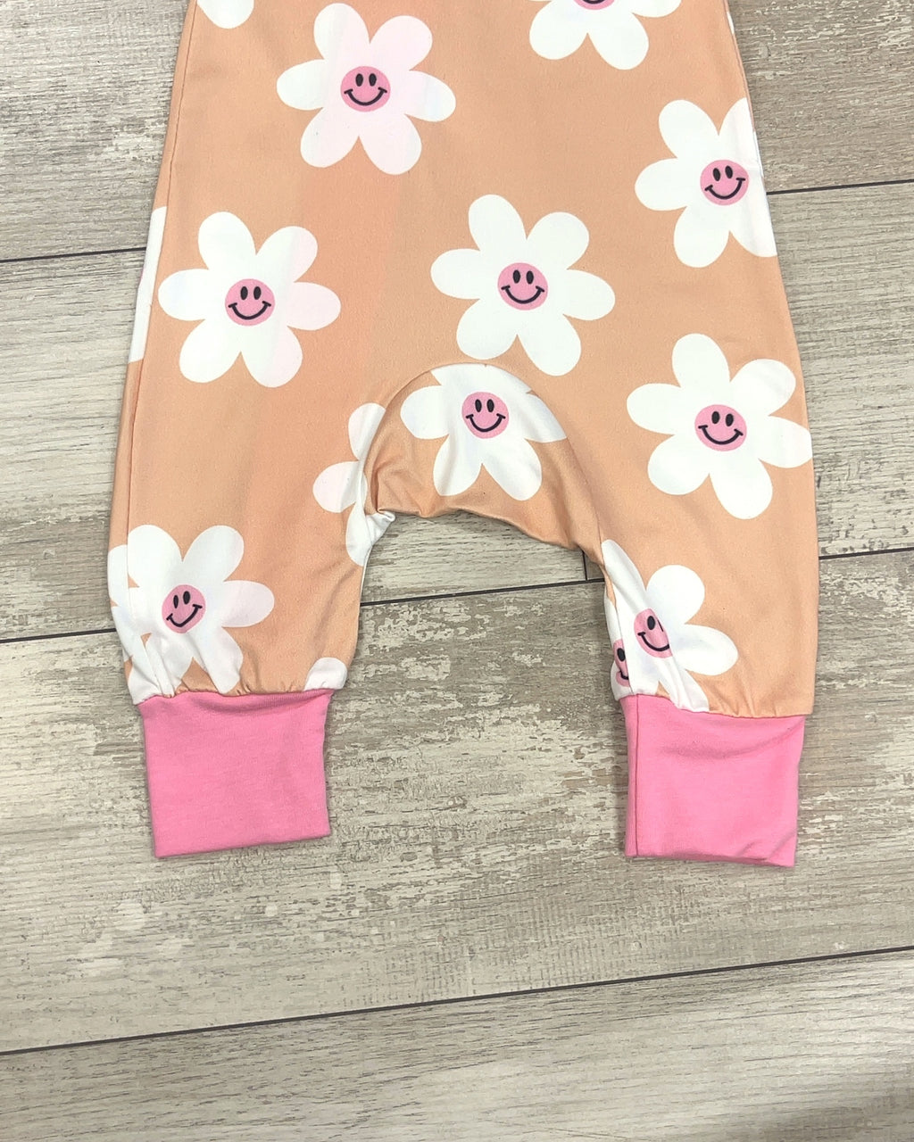 Smiley Daisy - Girls Sleeper - by Mini Mee - True to Size