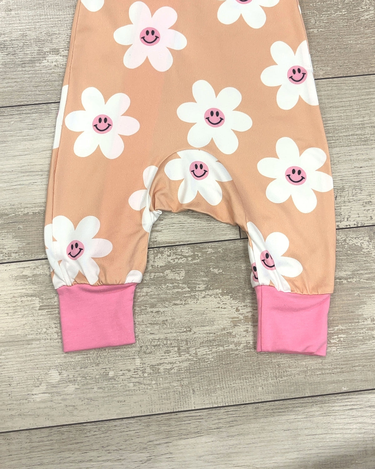 Smiley Daisy - Girls Sleeper - by Mini Mee - True to Size