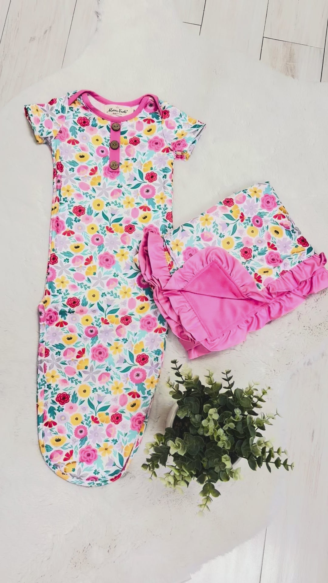 Girls Garden Fresh Cutie Knot Gown and Blanket Set
