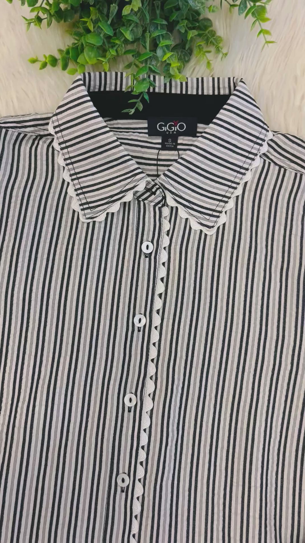 Women’s GiGiO Black Button Down Top